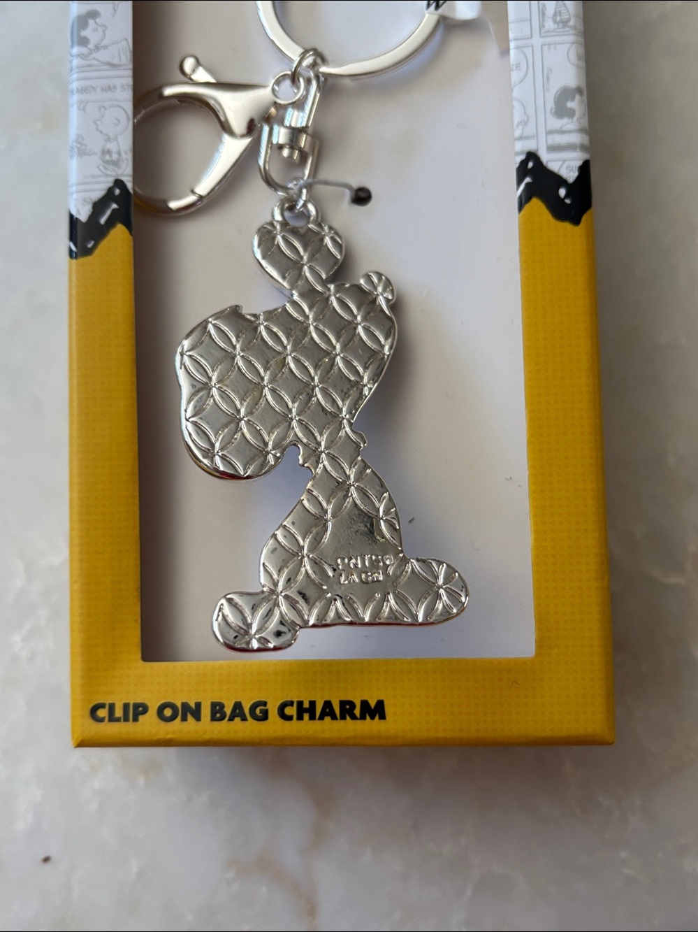 NIB Peanuts Classic Snoopy White & Red Heart Clip-On Keychain - Picture 3 of 4